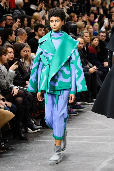 Look 8